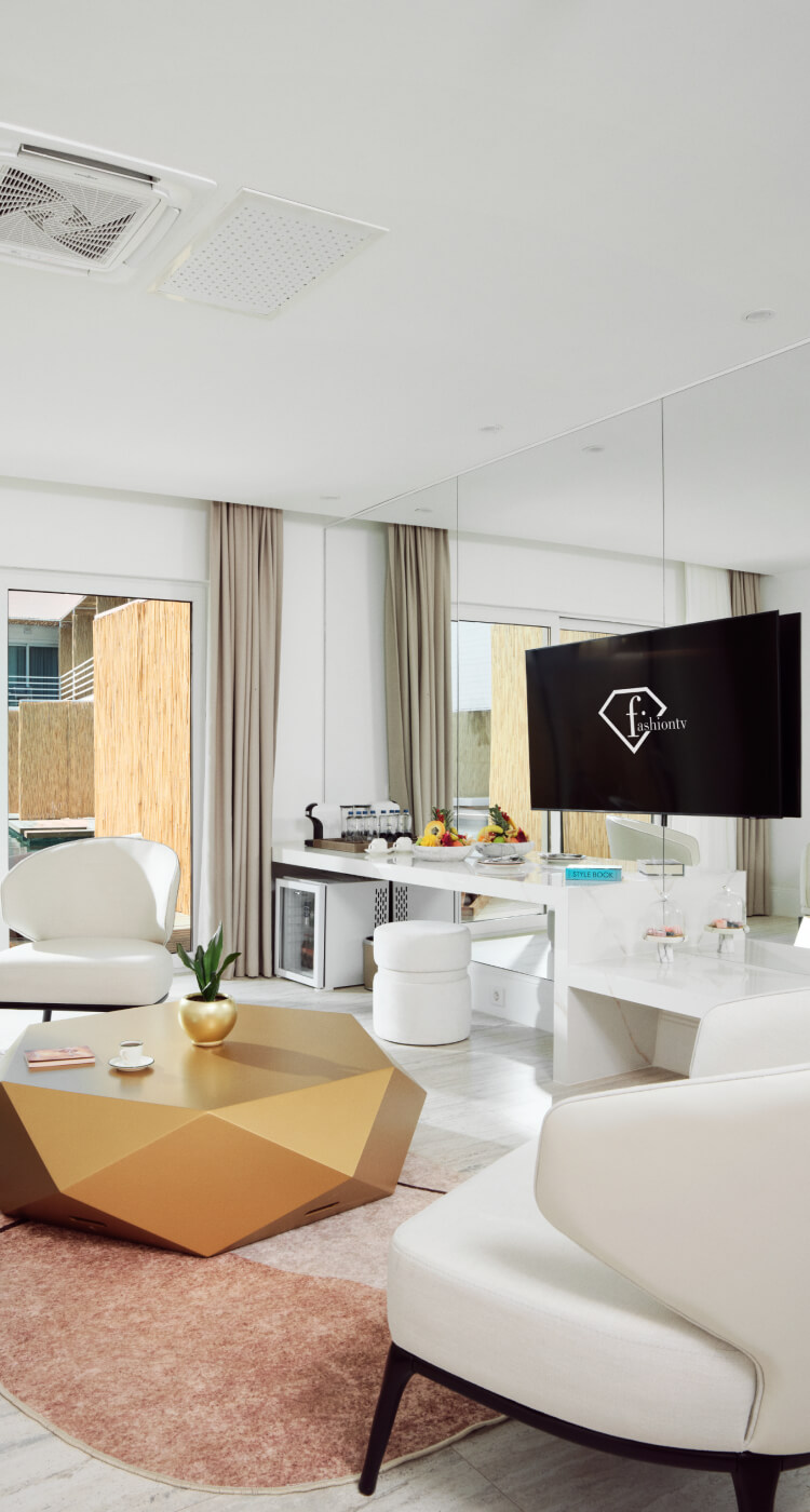 Aphel Lagoon Duplex Swim-Up Suite 2