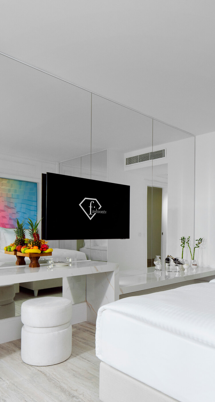 Pearl Partly Sea View 2